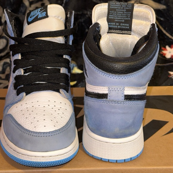 Air Jordan 1 Retro High OG 'University Blue', Size 7Y - Picture 2 of 12